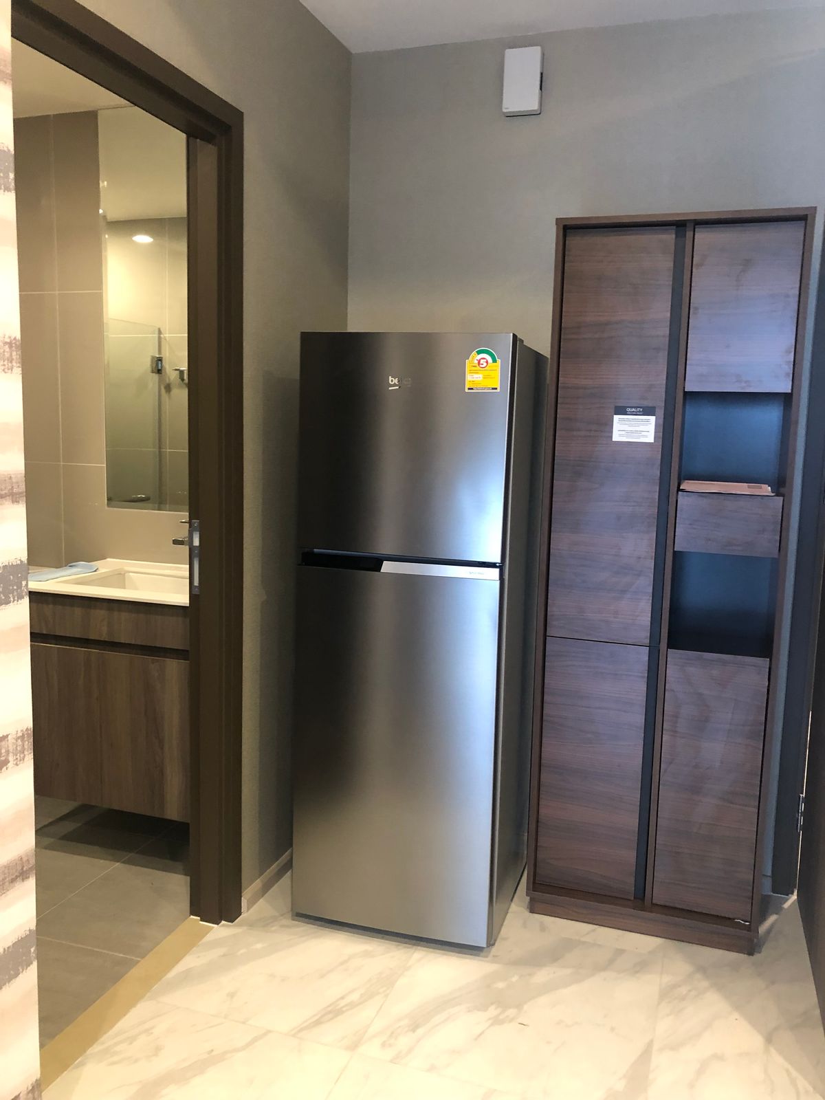 For RentCondoRama9, Petchburi, RCA : For Rent Condo Ideo Mobi Asoke fully furnished (S03-0389)