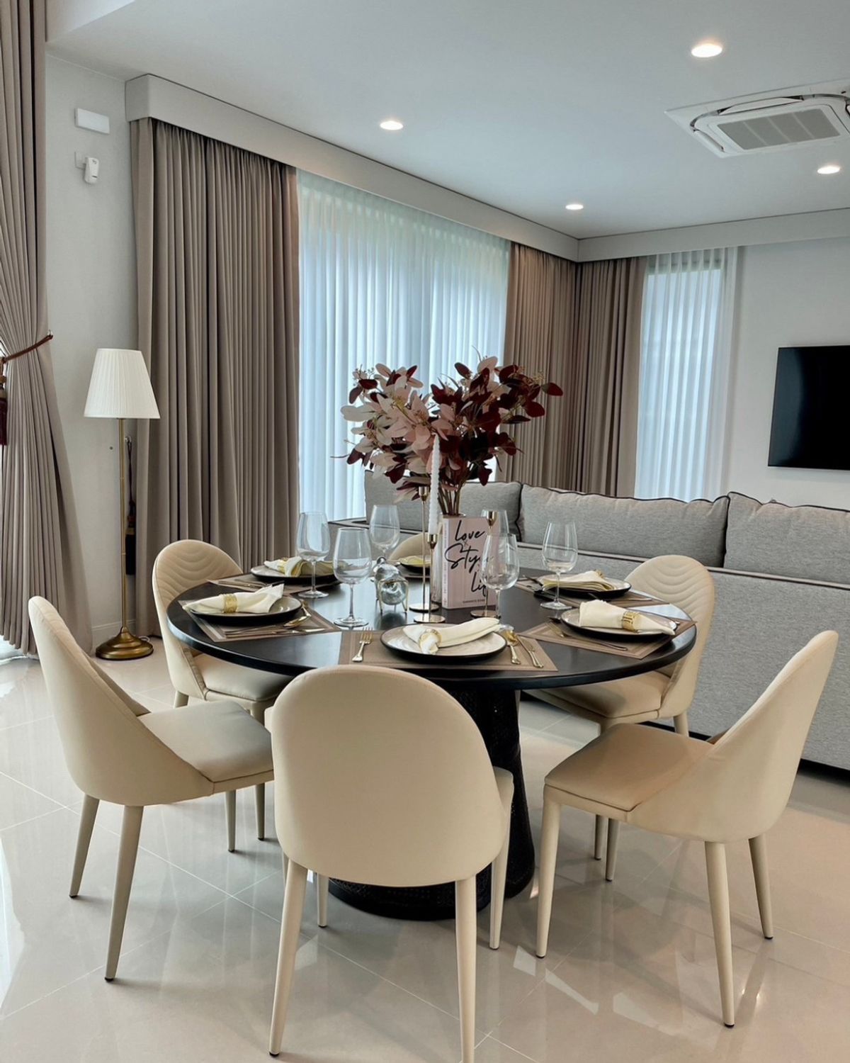 HousePattanakan, Srinakarin : For Sale / Rent Fully furnished luxury detached house with premium finishes – move-in ready!