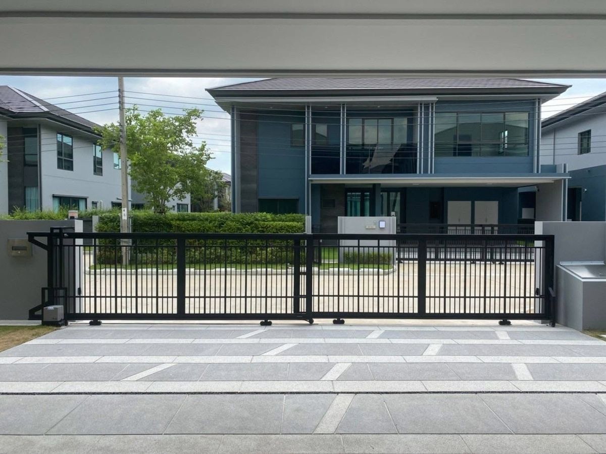 HousePattanakan, Srinakarin : For rent /selling luxury houses, Setthasiri, Krungthep Kreetha 2 #Beautiful house, complete function, ready to live, potential location, peaceful atmosphere near the expressway and Suvarnabhumi Airport.