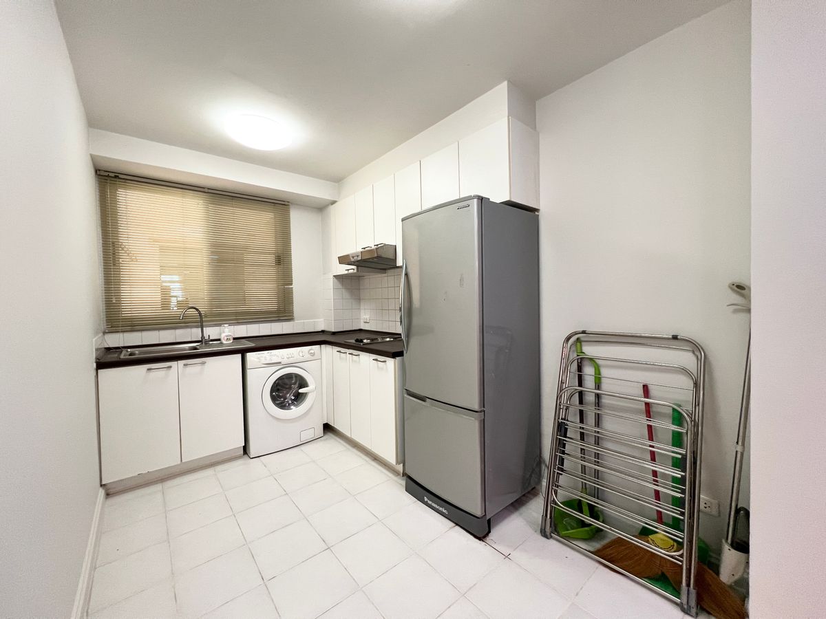 For RentCondoSukhumvit, Asoke, Thonglor : Condo for rent 49 Plus, decorated with 1 bedroom, 1 bathroom, size 51 square meters, 8th floor, near BTS Thonglor