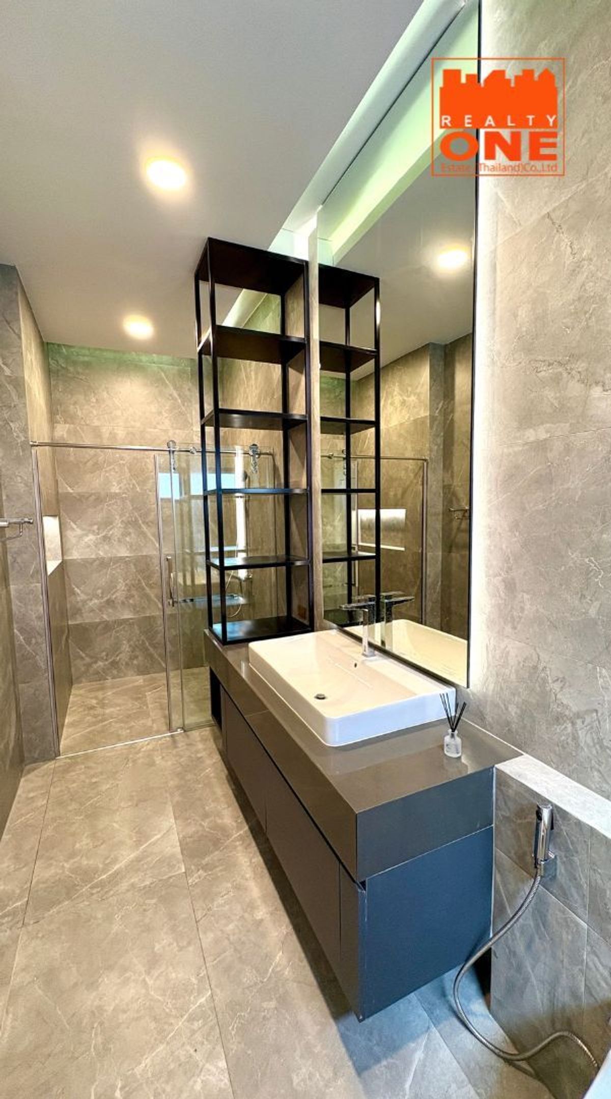 ขายลาดพร้าว101 แฮปปี้แลนด์ : ขายบ้านหรูหลังใหญ่ สร้างใหม่ พร้อมสระว่ายน้ำ 220 ตารางวา ลาดพร้าว 101 แยก 42