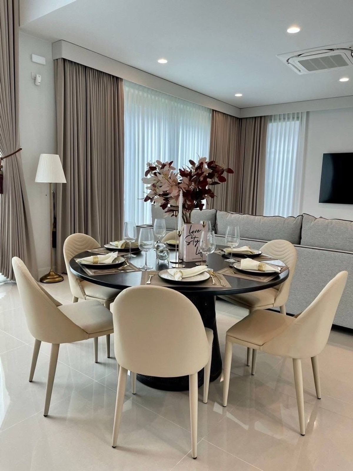 HousePattanakan, Srinakarin : For rent /selling luxury houses, Setthasiri, Krungthep Kreetha 2 #Beautiful house, complete function, ready to live, potential location, peaceful atmosphere near the expressway and Suvarnabhumi Airport.