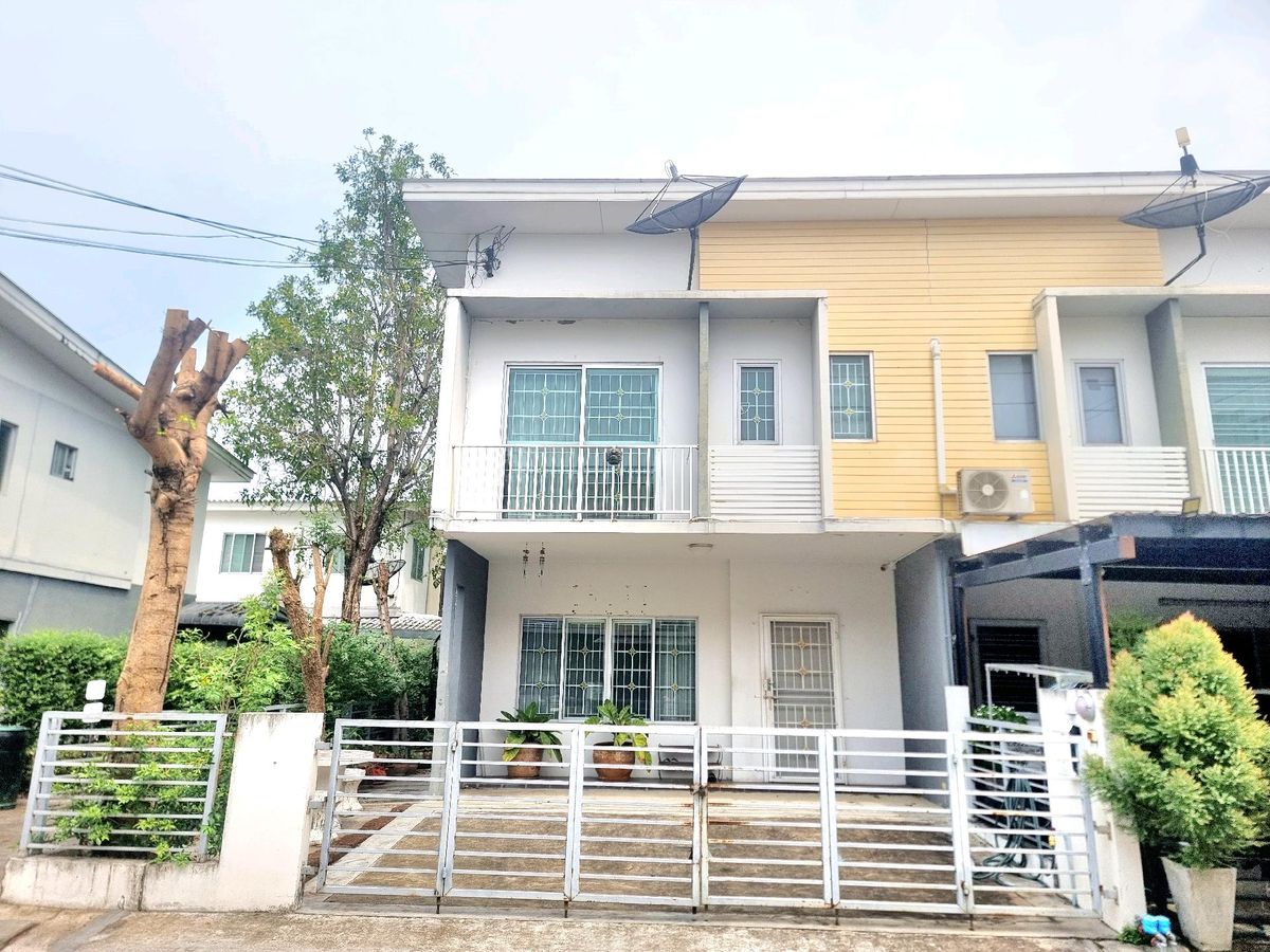 ขายบ้านแจ้งวัฒนะ เมืองทอง : ทาวน์โฮมหลังริม 💥ทำเลสุดปัง💥รถไฟฟ้าหน้าโครงการ ใจกลางเมืองทองธานี   เดินทางสะดวกสุดๆ   เดอะคอนเนค แจ้งวัฒนะ(ตรงข้ามทะเลสาปเมืองทองธานี) 👍