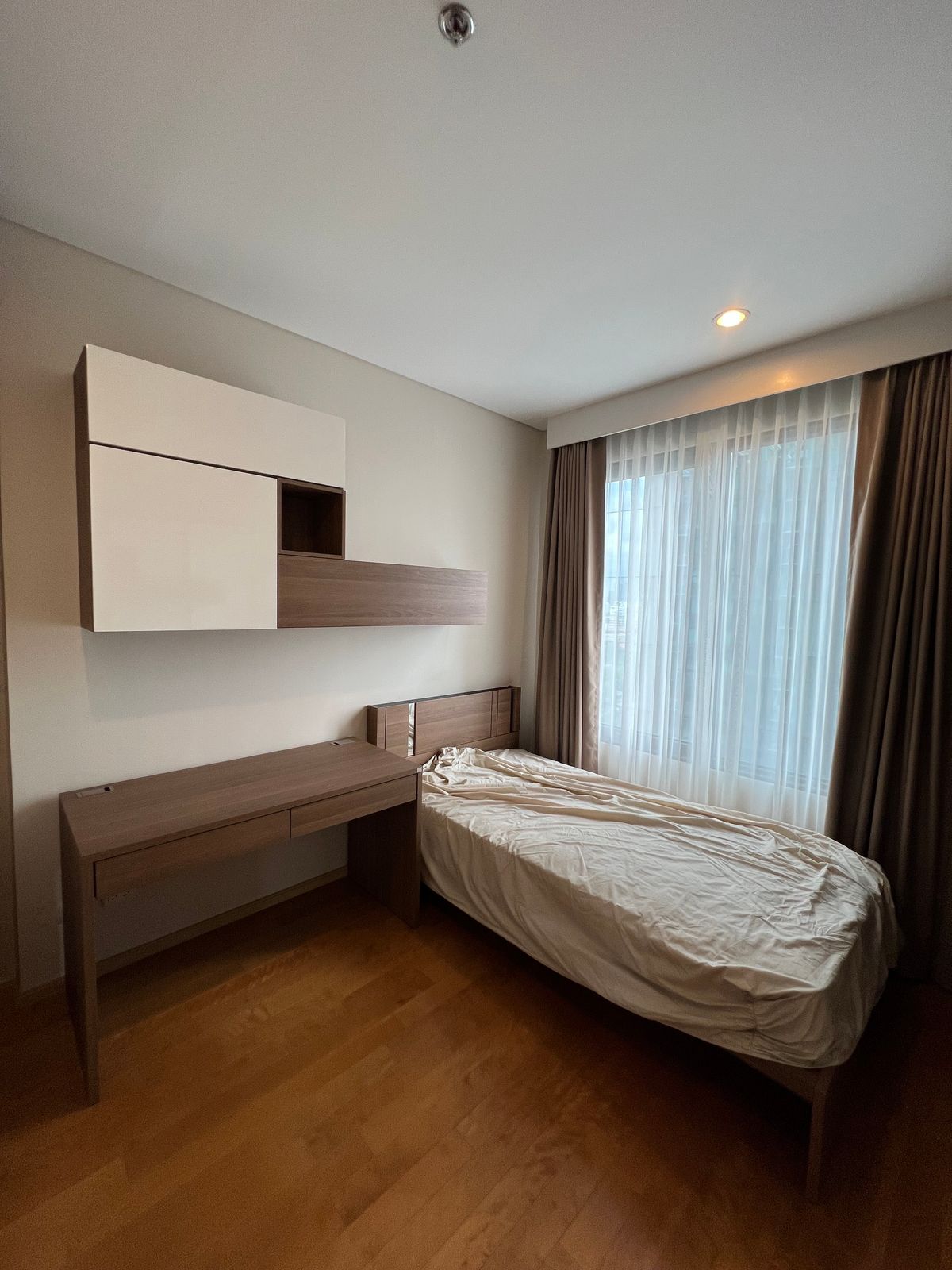 ให้เช่าคอนโดพระราม 9 เพชรบุรีตัดใหม่ RCA : FINAL CALL * FOR RENT *2 BEDROOM 2 BATHROOM 80 SQ.M    READY TO MOVE IN   CALL NOW 094-641-5974