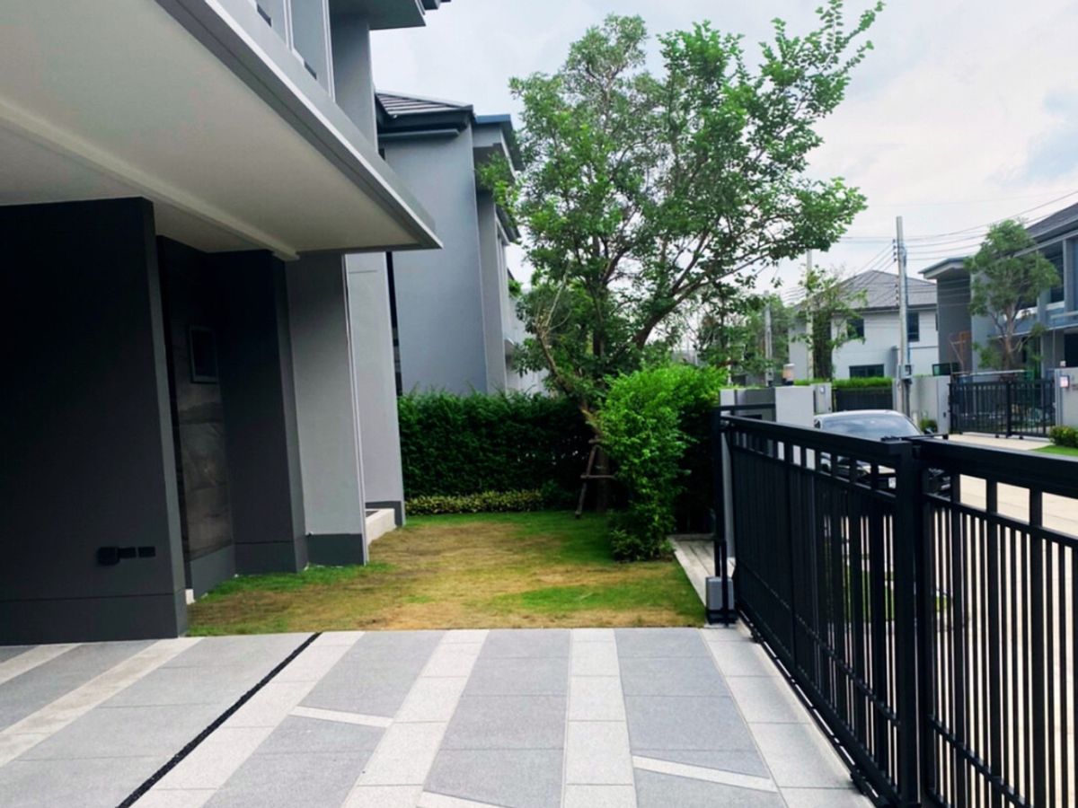 HousePattanakan, Srinakarin : For Sale / Rent Fully furnished luxury detached house with premium finishes – move-in ready!
