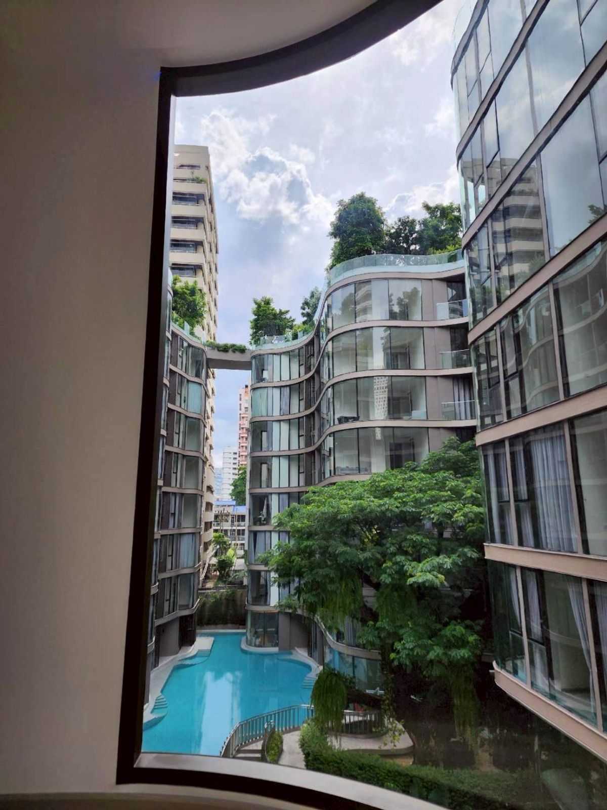 ขายคอนโดสุขุมวิท อโศก ทองหล่อ : LTH12645 - Fynn Asoke Condo FOR SALE Size 35.58 sqm. 1 bed 1 bath Near BTS Asok Station ONLY 7.8 MB