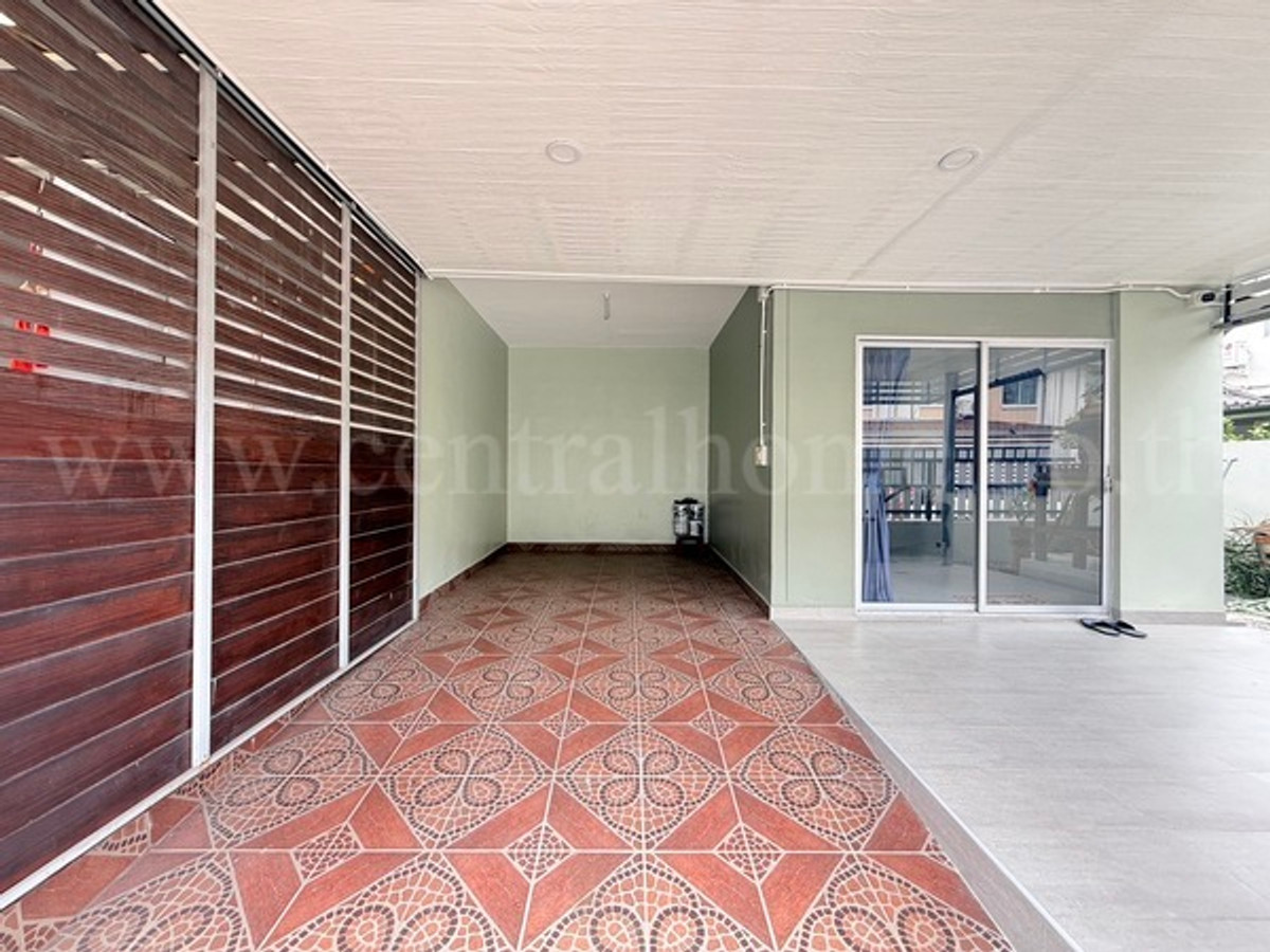 ทาวน์โฮม บ้านพฤกษา 60 รังสิต - บางพูน หลังมุม Loading...