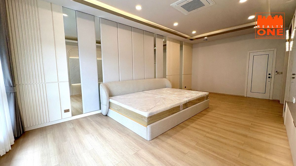 ขายลาดพร้าว101 แฮปปี้แลนด์ : ขายบ้านหรูหลังใหญ่ สร้างใหม่ พร้อมสระว่ายน้ำ 220 ตารางวา ลาดพร้าว 101 แยก 42