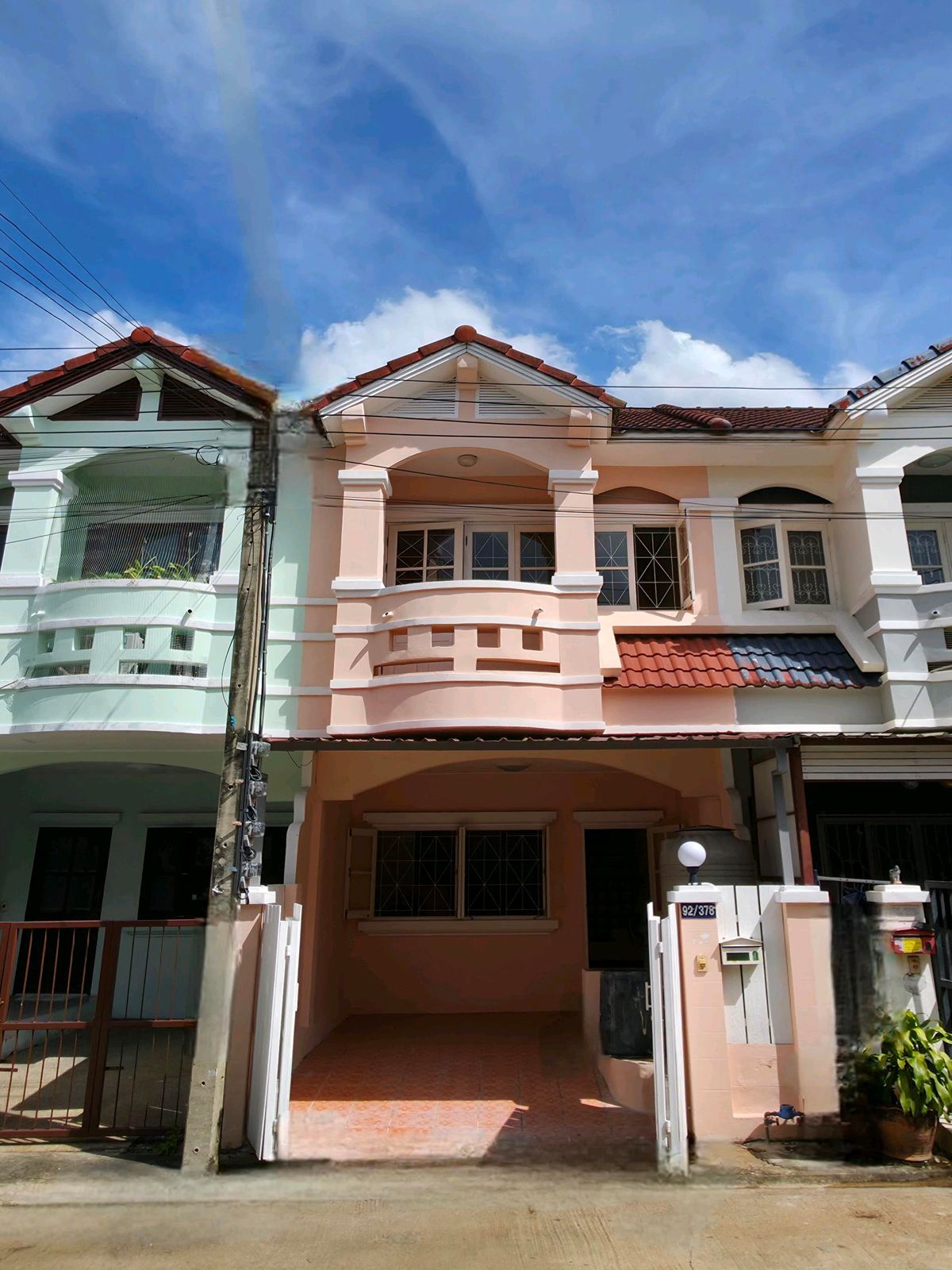 ขายทาวน์โฮมนนทบุรี บางใหญ่ บางบัวทอง : ✨ รีโนเวทใหม่ กู้ง่าย ผ่อนไม่หนัก🔑 เริ่มต้นชีวิตมั่นคง ใกล้ MRT 💸 ฟรีโอน!