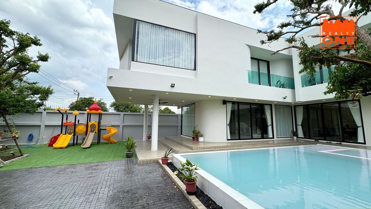 ขายลาดพร้าว101 แฮปปี้แลนด์ : ขายบ้านหรูหลังใหญ่ สร้างใหม่ พร้อมสระว่ายน้ำ 220 ตารางวา ลาดพร้าว 101 แยก 42