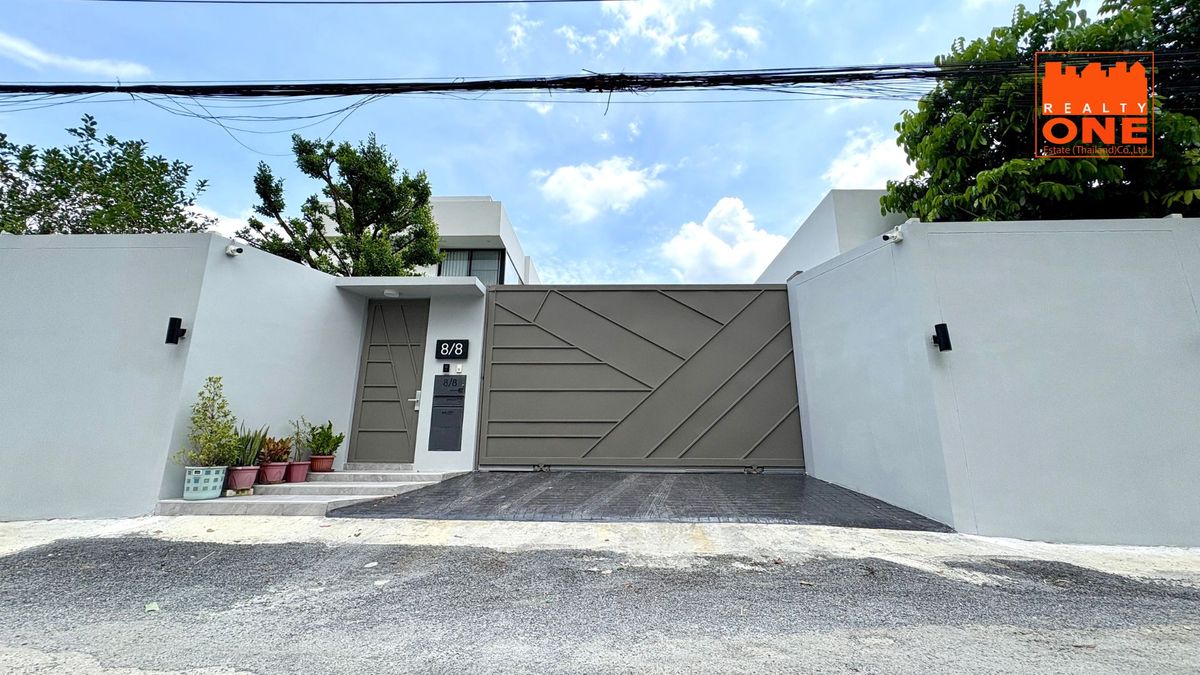 ขายลาดพร้าว101 แฮปปี้แลนด์ : ขายบ้านหรูหลังใหญ่ สร้างใหม่ พร้อมสระว่ายน้ำ 220 ตารางวา ลาดพร้าว 101 แยก 42