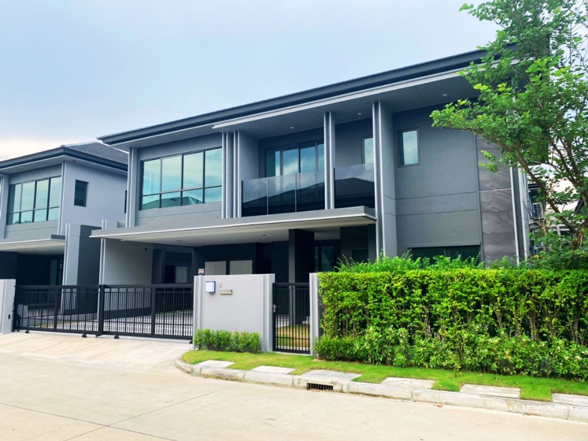 บ้านพัฒนาการ ศรีนครินทร์ : ขาย / ให้เช่า บ้านเดี่ยวหลังใหญ่ ดีไซน์โมเดิร์นสวย เฟอร์นิเจอร์ครบ พร้อมเข้าอยู่ 