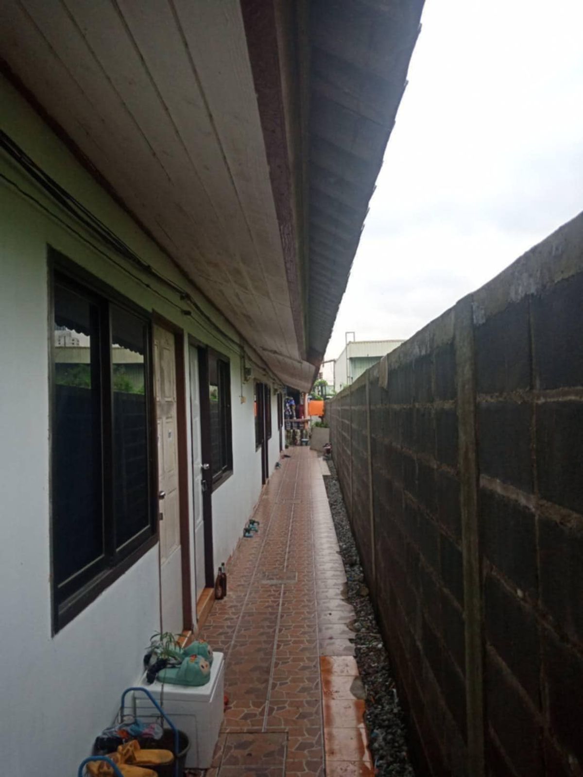 ขายบางนา แบริ่ง ลาซาล : ขายบ้านพร้อมห้องเช่า ทำเลทอง