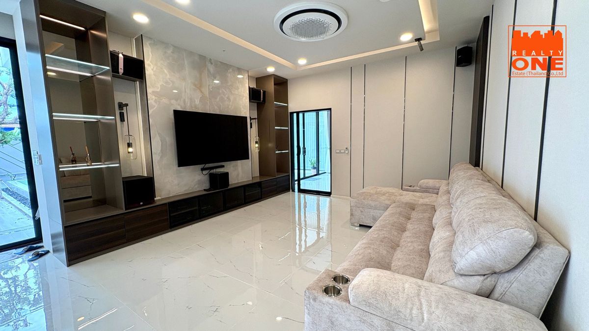 ขายลาดพร้าว101 แฮปปี้แลนด์ : ขายบ้านหรูหลังใหญ่ สร้างใหม่ พร้อมสระว่ายน้ำ 220 ตารางวา ลาดพร้าว 101 แยก 42