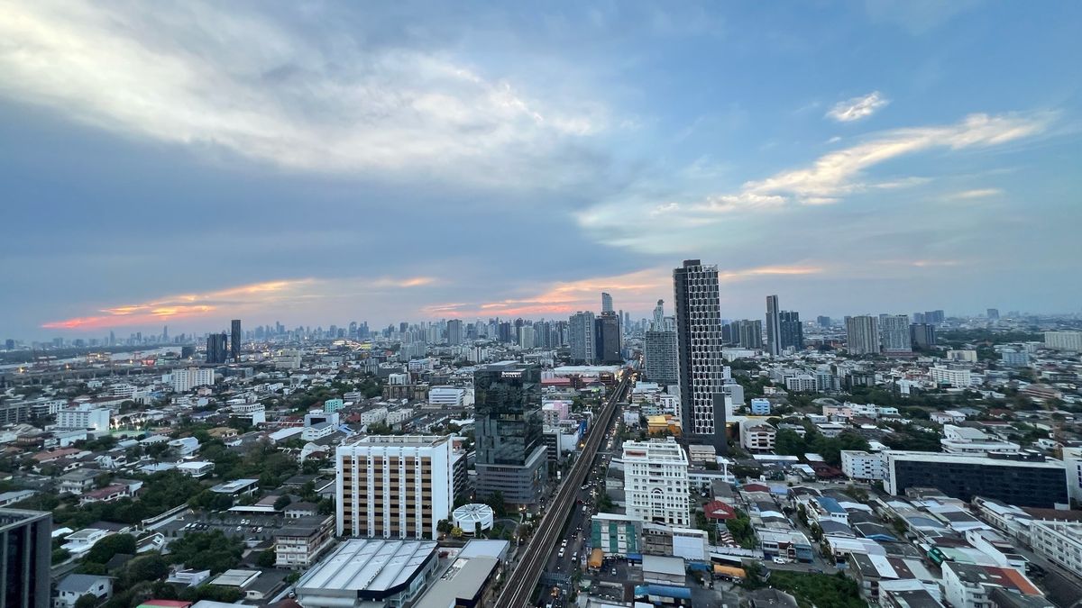 ขายคอนโดอ่อนนุช อุดมสุข : 🔥เจ้าของร้อนเงิน ขายขาดทุน 2 ล้าน🔥  2 Bed 2 Bath ติดรถไฟฟ้า  แถมวิวแม่น้ำบางกระเจ้าเห็นพลุ Icon Siam จากห้องนอนสวยๆ Ideo sukhumvit 93 (ไอดีโอสุขุวิท 93 ) 🔥 1 สถานี century 21 อ่อนนุช Tel 095-878-5645