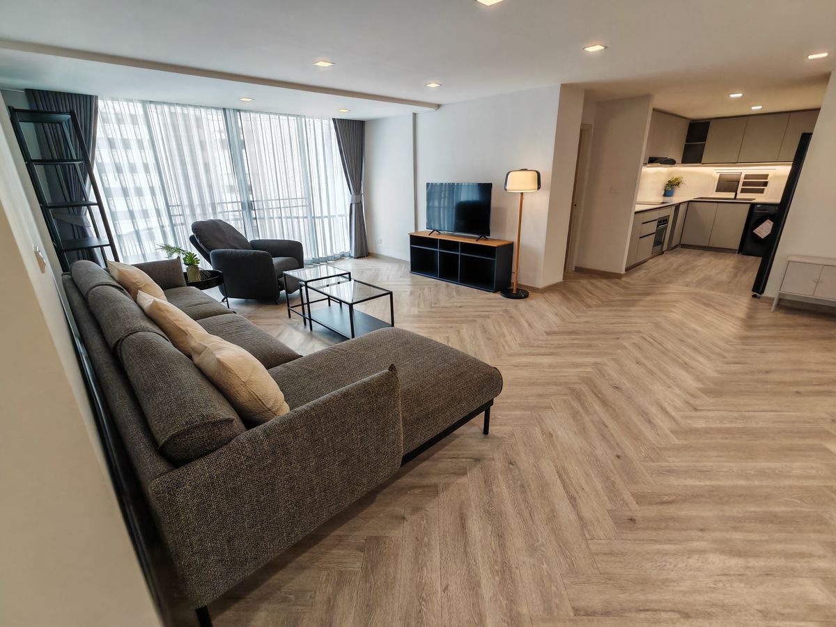ให้เช่าคอนโดสุขุมวิท อโศก ทองหล่อ : RENT (75,000 THB Negotiable) 3 Bed 185 Sqm @BTS Prompong