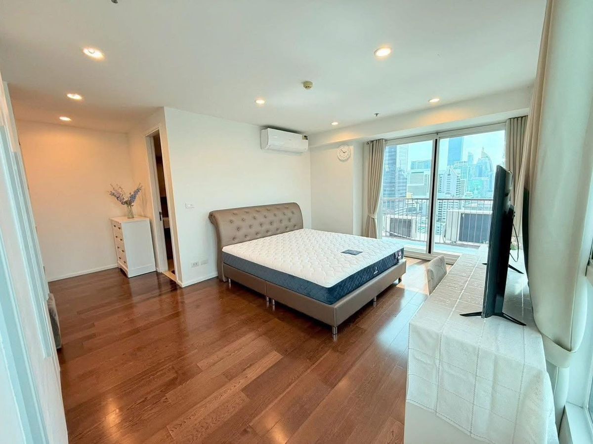ให้เช่าคอนโดนานา : for rent 15 residence 2 bed super deal💚⭐️🌈