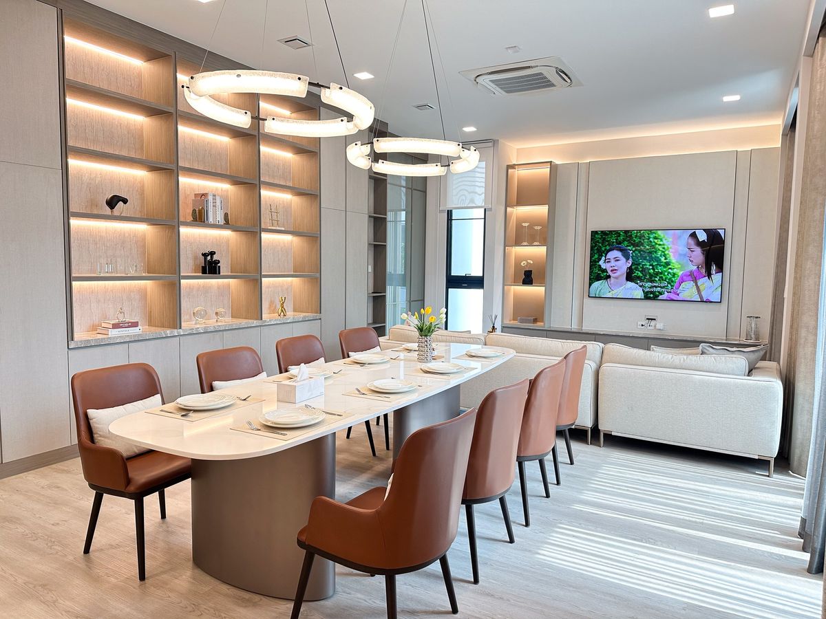 For RentHousePattanakan, Srinakarin : Luxury 3-Storey Corner Detached House with Private Lift at Vive Krungthep Kreetha Near Wellington College
