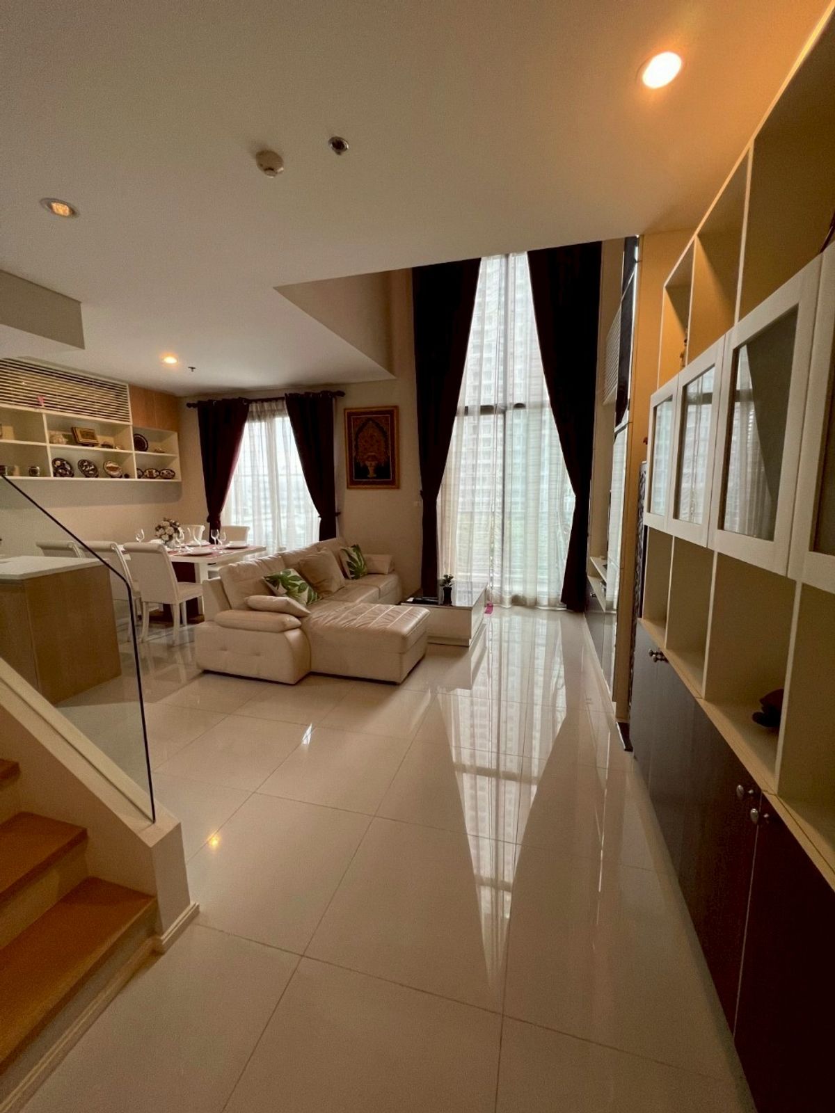 ให้เช่าคอนโดพระราม 9 เพชรบุรีตัดใหม่ RCA : AVAILABLE NOW  FOR RENT 1 BEDROOM 2 BATHROOM 80 SQ.M ( DUPLEX ) FULLY FURNITURE  READY TO MOVE IN