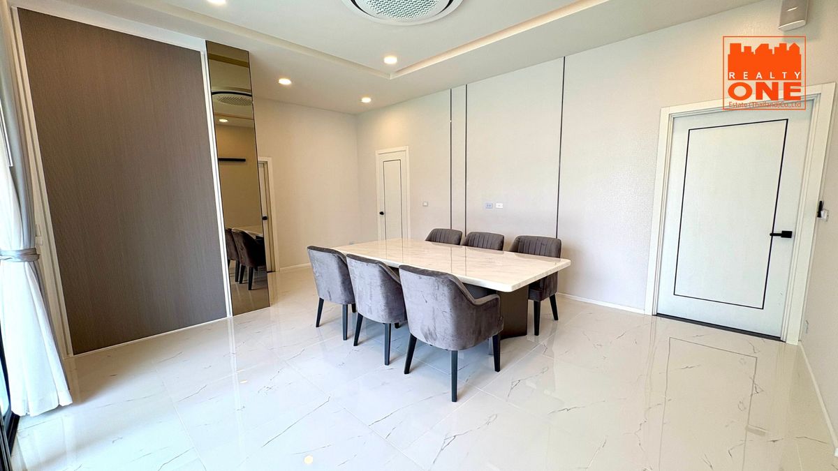 ขายลาดพร้าว101 แฮปปี้แลนด์ : ขายบ้านหรูหลังใหญ่ สร้างใหม่ พร้อมสระว่ายน้ำ 220 ตารางวา ลาดพร้าว 101 แยก 42