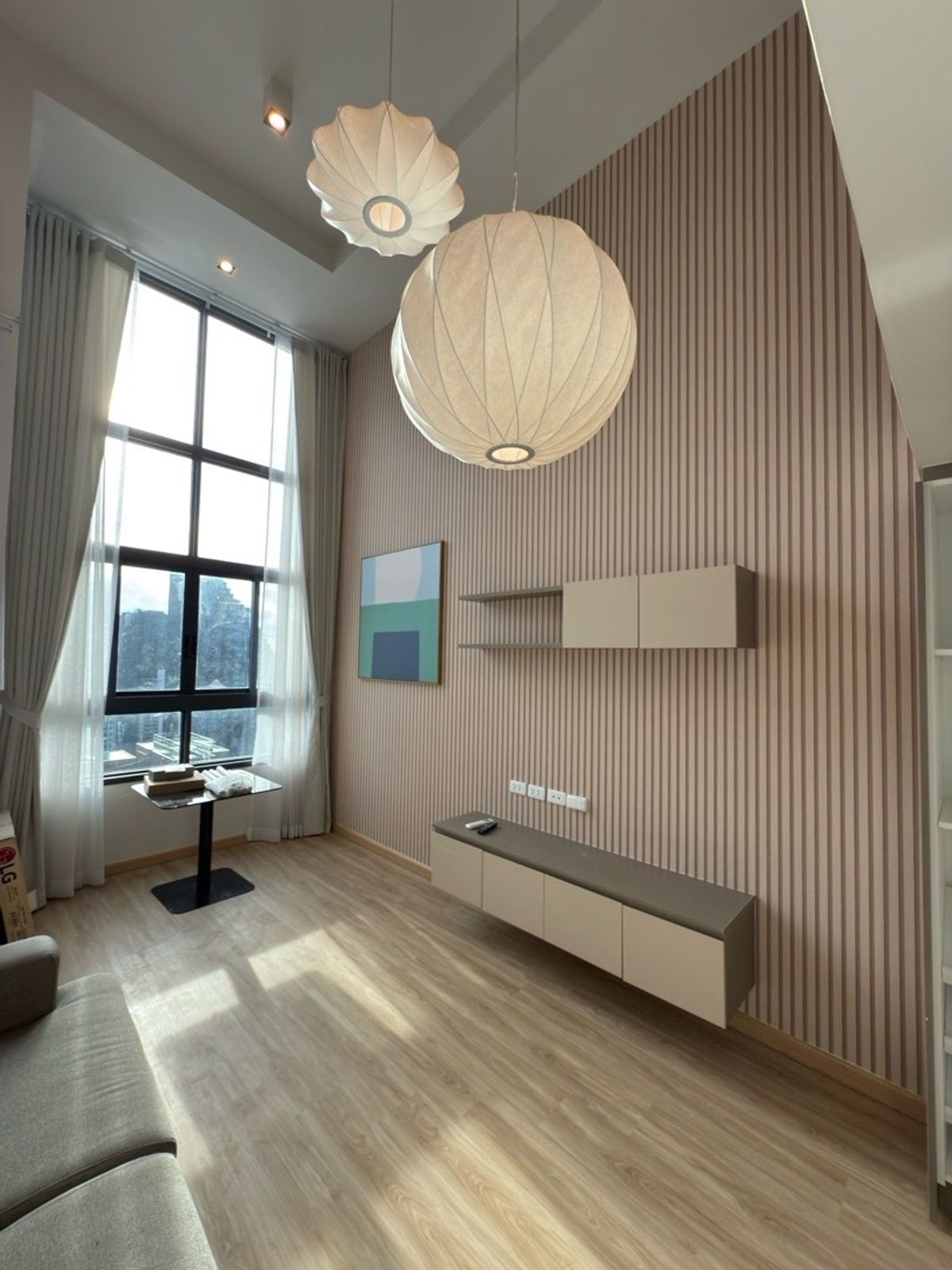 ให้เช่าคอนโดพระราม 9 เพชรบุรีตัดใหม่ RCA : New Duplex 1BR at Rama 9 (fixed after Earthquake)  