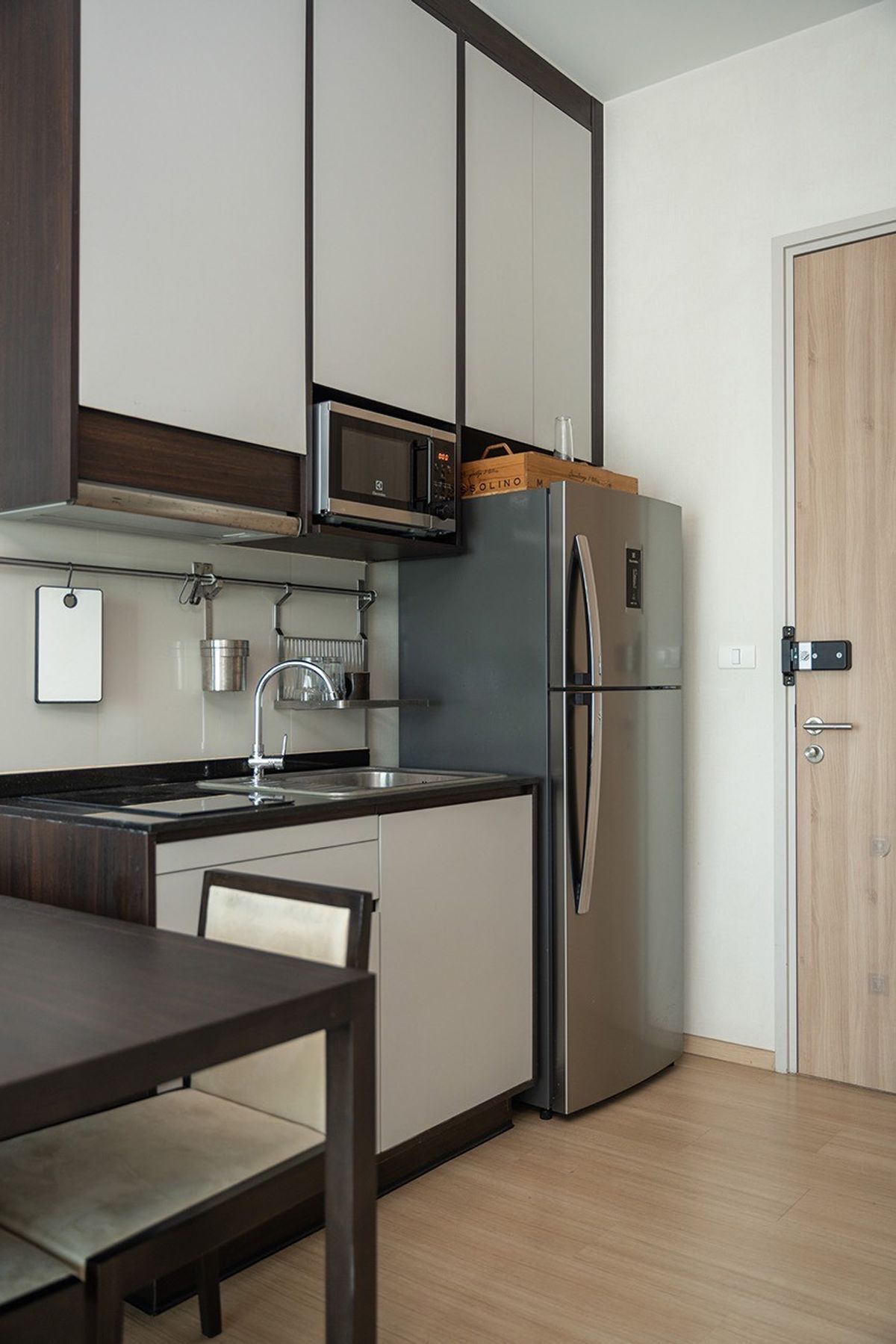 For RentCondoRama9, Petchburi, RCA :  ★ The capital Ekamai-Thonglor ★ 32 sq m., 12th floor (1 bedroom, 1bathroom), ★near department store EmQuartier★Near Central Rama 9★Airport Link and the Saen Saep Canal passenger boat is convenient ★ Complete with electrical appliances ★