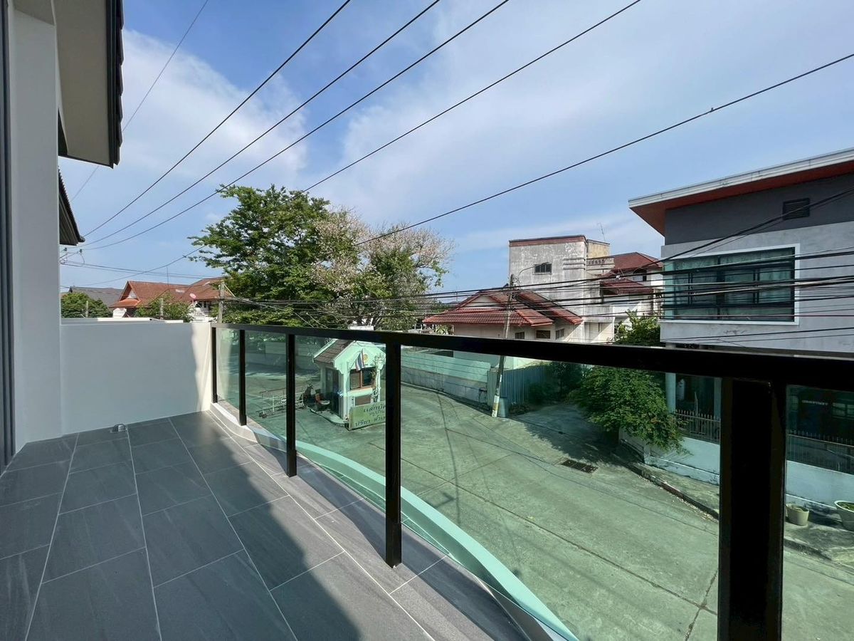 For SaleHouseSeri Thai, Ramkhamhaeng Nida : 🎉🏡 Special price! Re -house house #Preecha Village, Petch #Ramkhamhaeng 76, Gold Location, ready to move in! Free lying! ✨