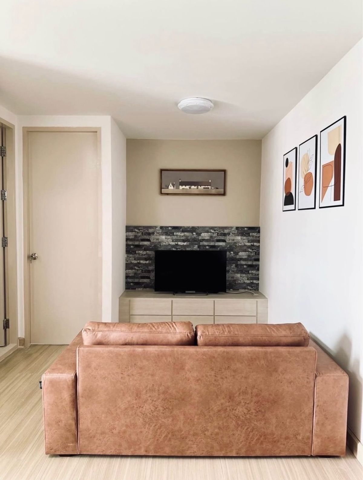 For RentCondoPattanakan, Srinakarin : Rent The Parkland Srinakarin (The Parkland Srinakarin) 
 🛏️ 1 bedroom 🛁 1 bathroom 🛋️ 1 living room size 40 sqm. Building E 15th floor 🌅 City View ✨ Price 11,000 baht ✨
