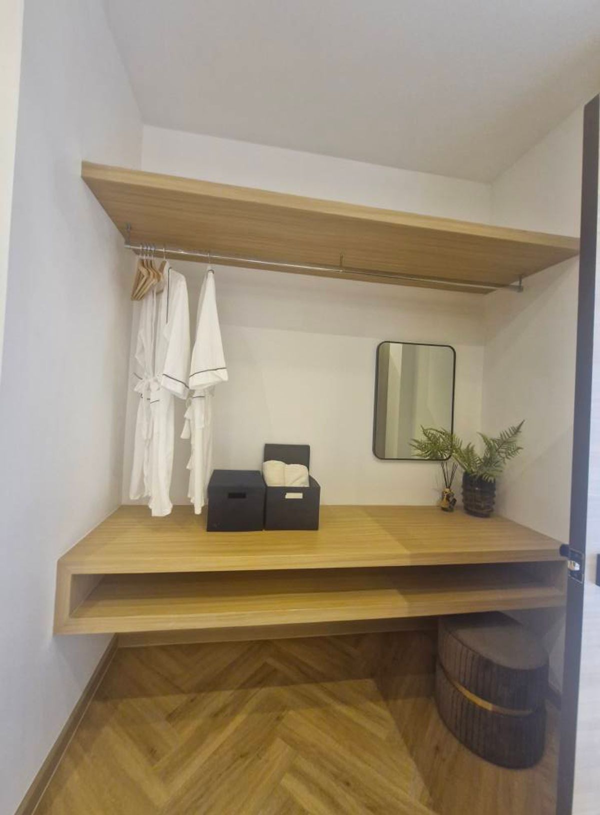 ขายพัทยา บางแสน ชลบุรี สัตหีบ : 🎉🏡 มายรูมพูลวิลล่า พัทยา สไตล์โมเดิร์น Luxury พร้อมสระว่ายน้ำส่วนตัว! ฟังก์ชัน 5 ห้องนอน! 💦