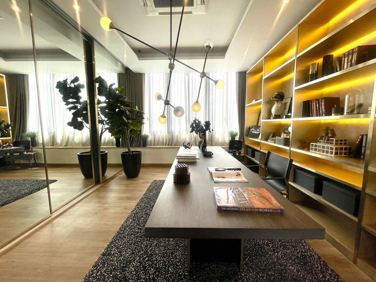 ขายทาวน์โฮมพระราม 9 เพชรบุรีตัดใหม่ RCA : AIRES Rama 9 : Modern Townhome 