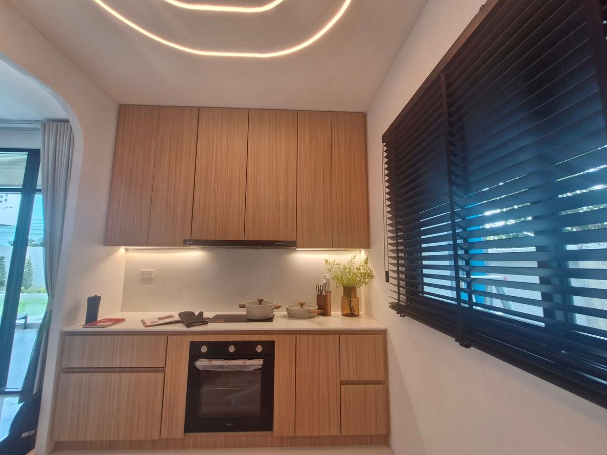 ขายพัทยา บางแสน ชลบุรี สัตหีบ : 🎉🏡 มายรูมพูลวิลล่า พัทยา สไตล์โมเดิร์น Luxury พร้อมสระว่ายน้ำส่วนตัว! ฟังก์ชัน 5 ห้องนอน! 💦