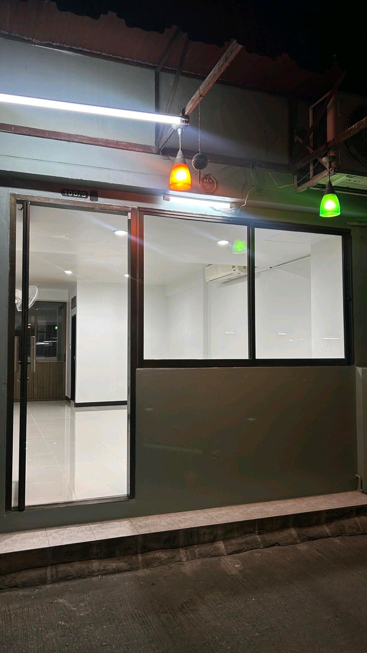ขายคอนโดรัชดา ห้วยขวาง : ขายถูกห้อง SHOP  ร้านค้าใต้คอนโด ย่าน รัชดาห้วยขวาง