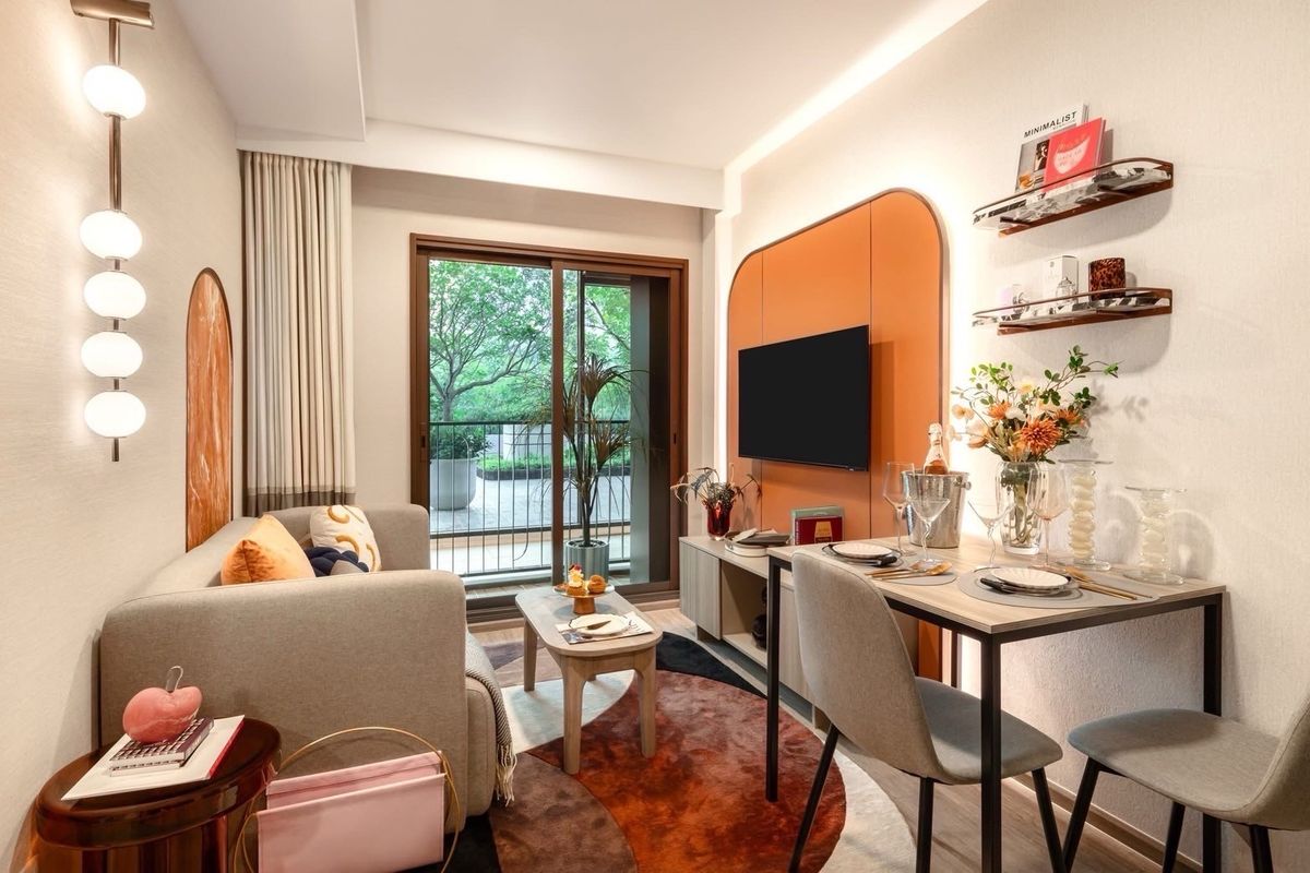 For SaleCondoRatchadapisek, Huaikwang, Suttisan : 𝐓𝐡𝐞 𝐁𝐚𝐬𝐞 𝐑𝐚𝐭𝐜𝐡𝐚𝐝𝐚 𝟏𝟗 Size 30 SQ.M 1 BED 1 Bath only 2.49 MB only. Contact 086-795-9997 (Jimmy)