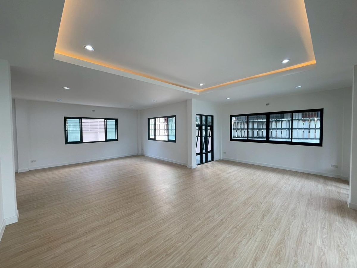 For SaleHouseSeri Thai, Ramkhamhaeng Nida : 🎉🏡 Special price! Re -house house #Preecha Village, Petch #Ramkhamhaeng 76, Gold Location, ready to move in! Free lying! ✨