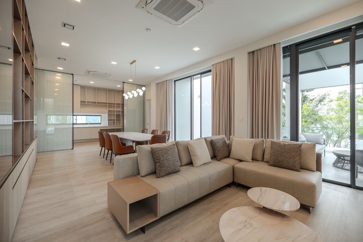 ขายบ้านพัฒนาการ ศรีนครินทร์ : ขายและให้เช่าบ้านเดี่ยว 3 ชั้น พร้อมลิฟต์ โครงการวีเว่ กรุงเทพกรีฑา แปลงมุม ใกล้โรงเรียนนานาชาติเวลลิงตัน
