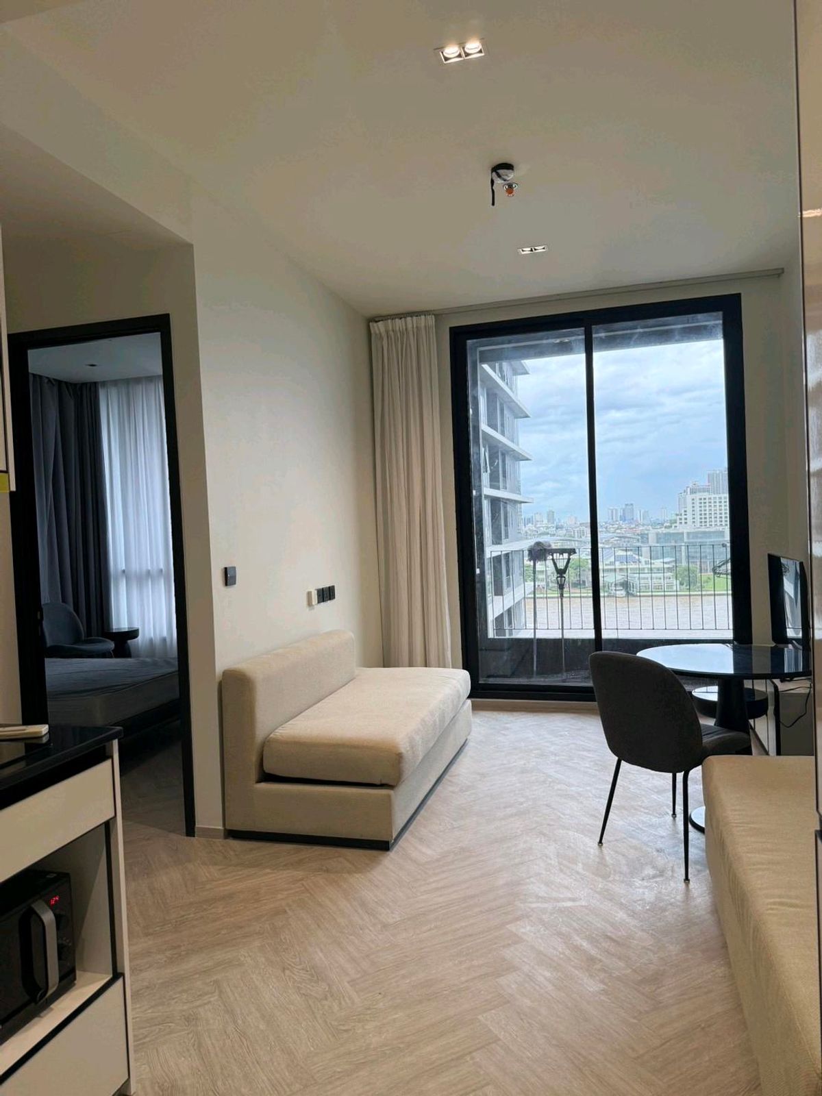 For RentCondoWongwianyai, Charoennakor : 2 Beds: Chapter Charoennakorn Riverside