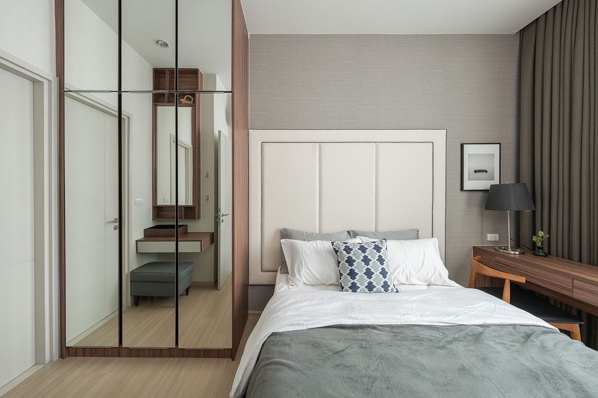 For RentCondoRama9, Petchburi, RCA :  ★ The capital Ekamai-Thonglor ★ 32 sq m., 12th floor (1 bedroom, 1bathroom), ★near department store EmQuartier★Near Central Rama 9★Airport Link and the Saen Saep Canal passenger boat is convenient ★ Complete with electrical appliances ★