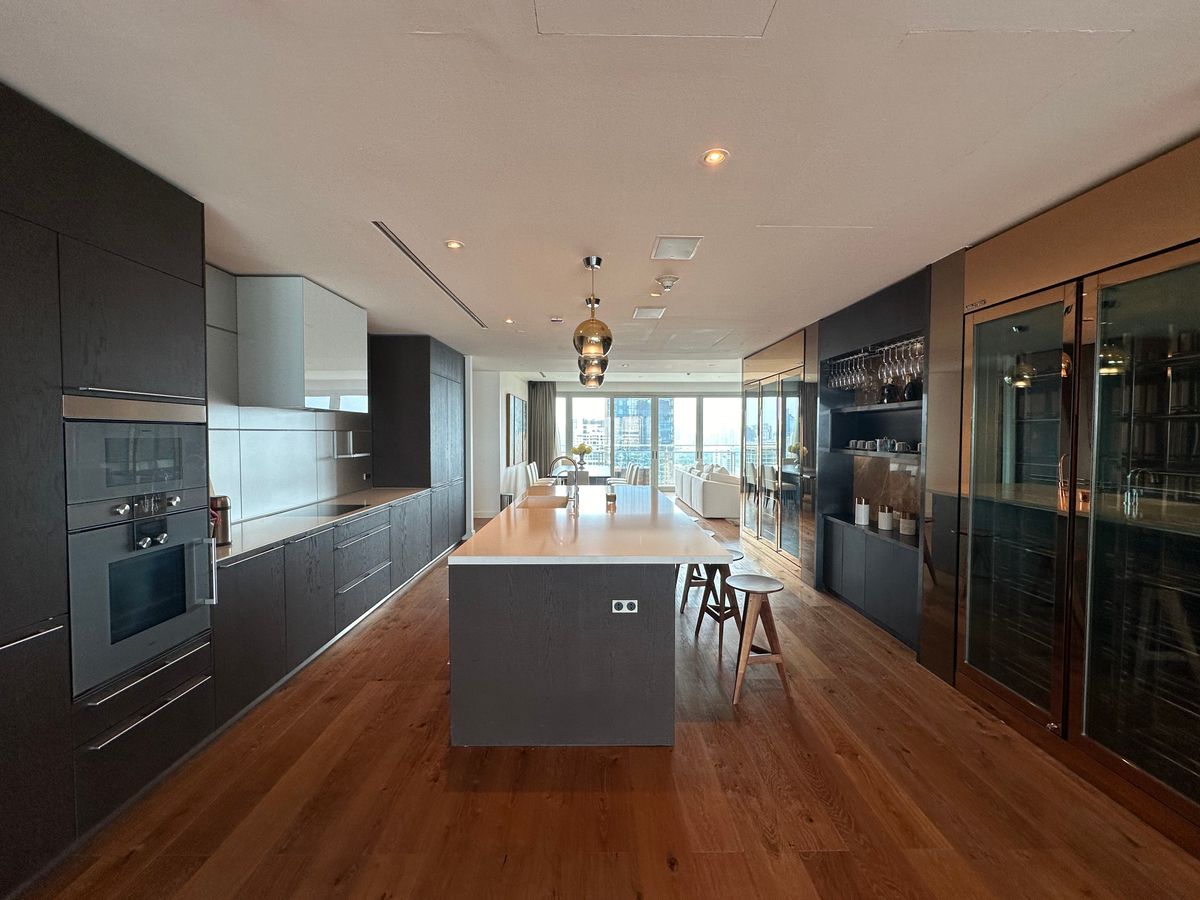 For SaleCondoWitthayu, Chidlom, Langsuan, Ploenchit : ✨ Rare Item: Ultra - Luxury Penthouse for Sale ✨ 185 Rajadamri Project, 3 beds, located on Ratchadamri Rd. near BTS Ratchadamri only 350 m. 