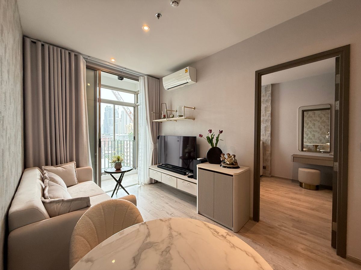 ให้เช่าคอนโดสุขุมวิท อโศก ทองหล่อ : ⚜️ Luxury 1 bedroom for rent rhythm ekkamai estate ⚜️