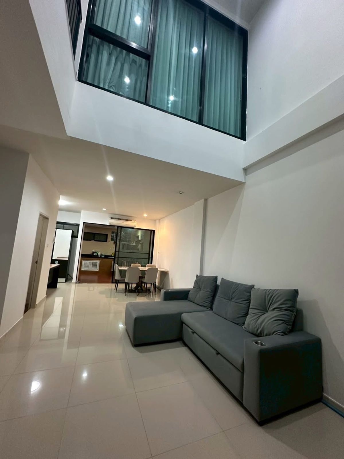 ให้เช่าทาวน์โฮมสมุทรปราการ สำโรง : ให้เช่าทาวน์โฮม Eco space บางนา เลี้ยงสัตว์ได้ ใกล้เมกาบางนา 10 นาที  