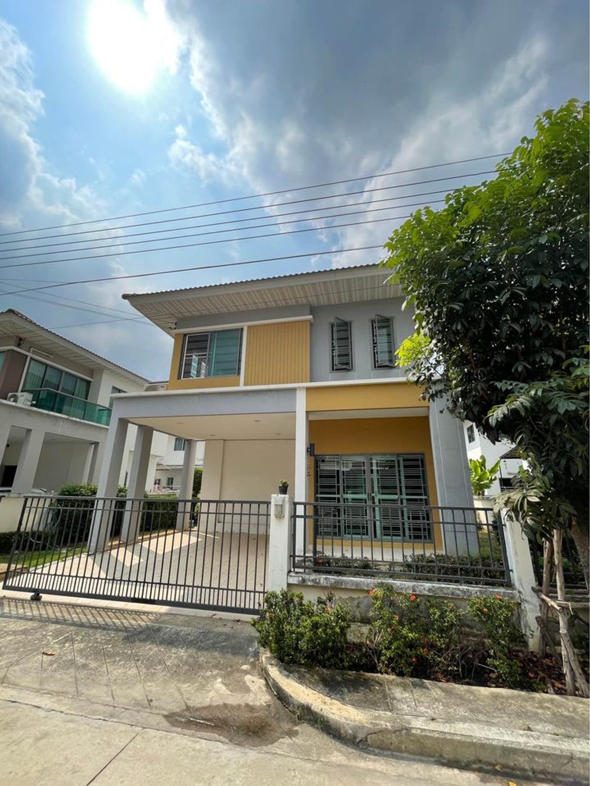 ให้เช่าบ้านลาดกระบัง สุวรรณภูมิ : 🏡 ให้เช่าบ้านเดี่ยว เฟอร์นิเจอร์และเครื่องใช้ไฟฟ้าครบ ใกล้โรบินสันลาดกระบัง เดือนละ 40000 บาท ✈️  ใกล้โรบินสันลาดกระบัง  ใกล้สนามบินสุวรรณภูมิ   บ้านว่างพร้อมเข้าอยู่ ✅✅