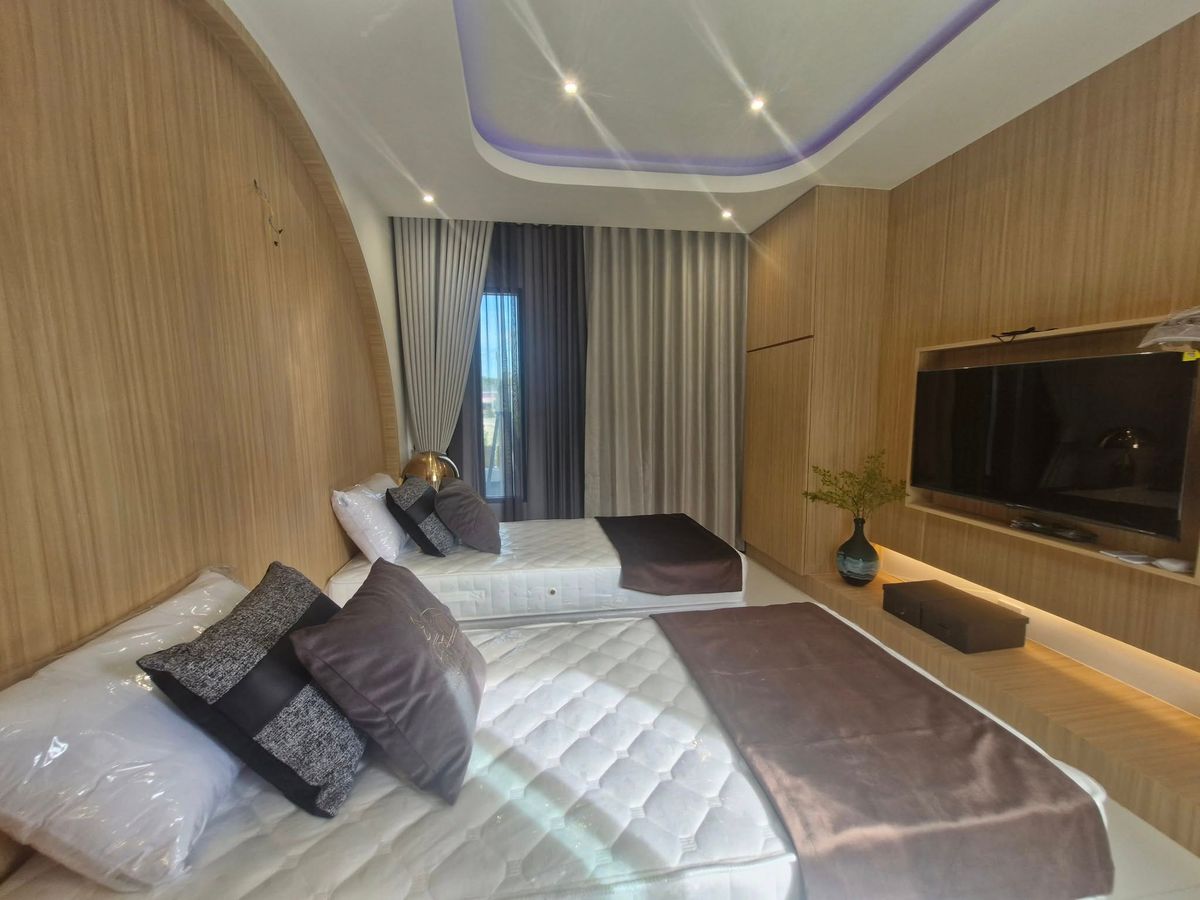 ขายพัทยา บางแสน ชลบุรี สัตหีบ : 🎉🏡 มายรูมพูลวิลล่า พัทยา สไตล์โมเดิร์น Luxury พร้อมสระว่ายน้ำส่วนตัว! ฟังก์ชัน 5 ห้องนอน! 💦