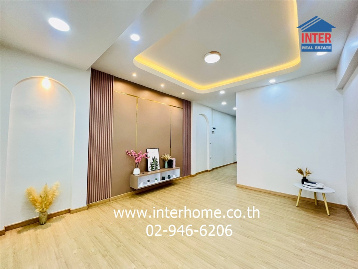 For SaleTownhomeSapankwai,Jatujak : Townhouse 2 floors, 20.2 sq.w., Yu Charoen Village Soi Inthamara 40 Vibhavadi Rangsit Road Ratchadaphisek Road, Din Daeng District, Bangkok