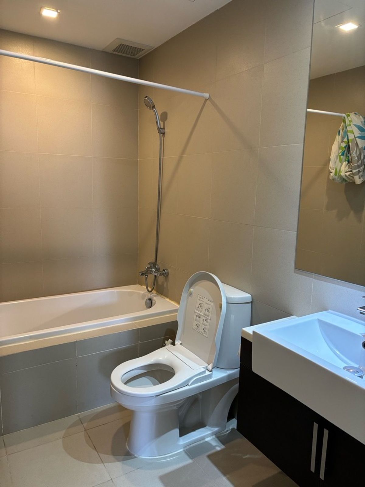 For RentCondoSukhumvit, Asoke, Thonglor : 🔥For urgent rent🔥Noble Remix Thong Lo, spacious room, fully furnished, next to BTS❗