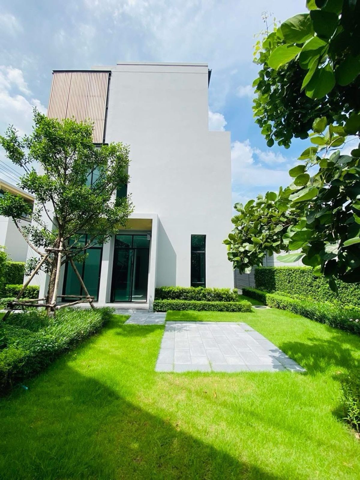 ให้เช่าบ้านนนทบุรี บางใหญ่ บางบัวทอง : THE MASTER ราชพฤกษ์ – สะพานเจษฎาบดินทร์ ให้เช่า บ้านเดี่ยว 3 ชั้นสุดหรู 