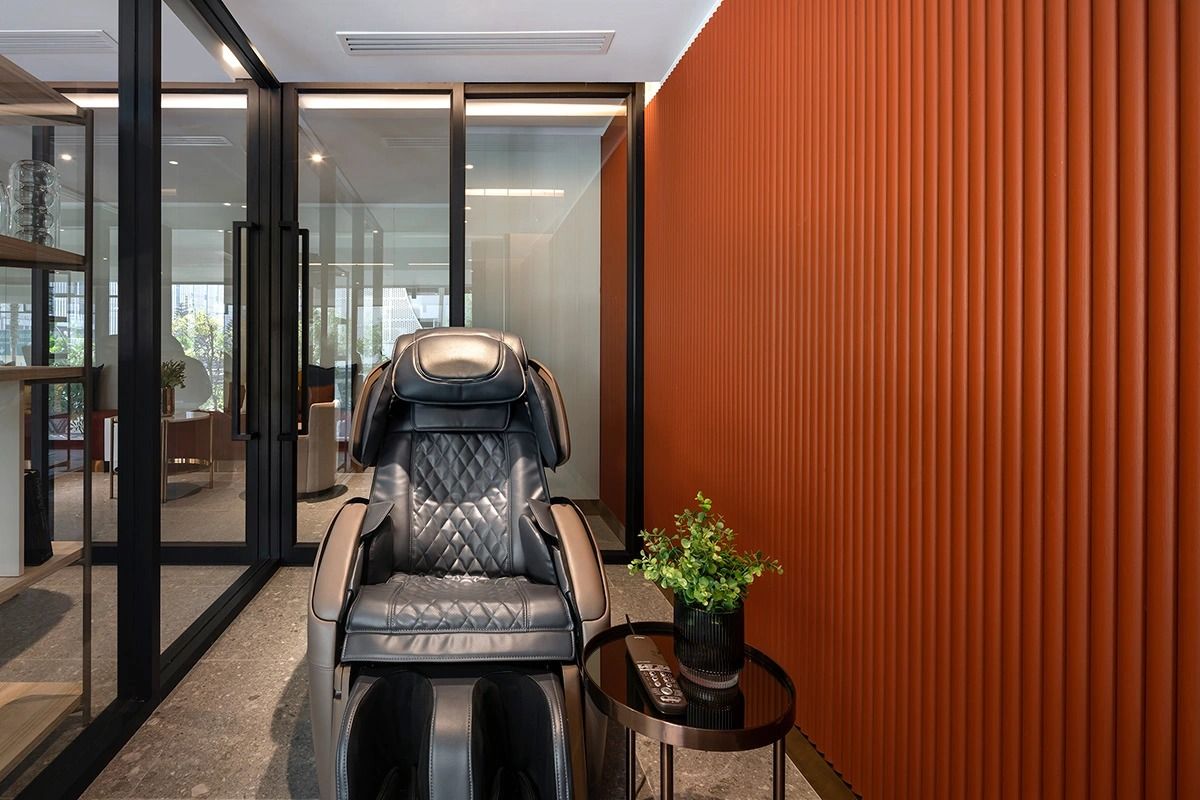 For SaleCondoRatchathewi,Phayathai : ChatGPT said: 🔥 𝗫𝗧 𝗣𝗵𝗮𝘆𝗮𝘁𝗵𝗮𝗶 🔥 Condo near BTS in the prime Phayathai location by Sansiri 1 Bedroom | 1 Bathroom | 46 sq.m. Starting from THB 𝟓.𝟔𝟗 MB* 📱 092-808-8899