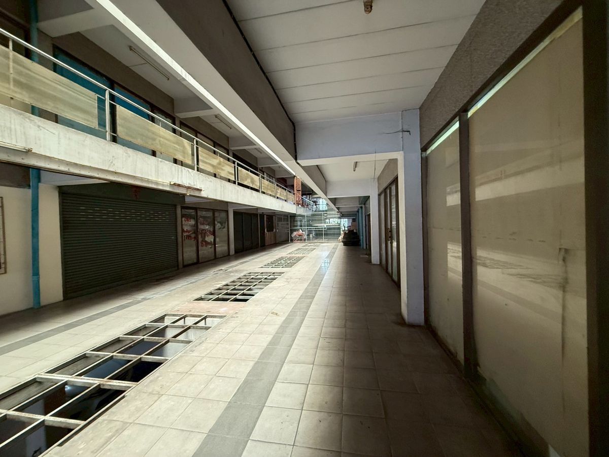 ขายอาคารพาณิชย์สยาม จุฬา สามย่าน : ขายอาคารพาณิชย์ 4 ชั้น 2 คูหา ใกล้ตลาดโบ้เบ้ ซอยวัดบรมนิวาส แยก2 เหมาะลงทุน