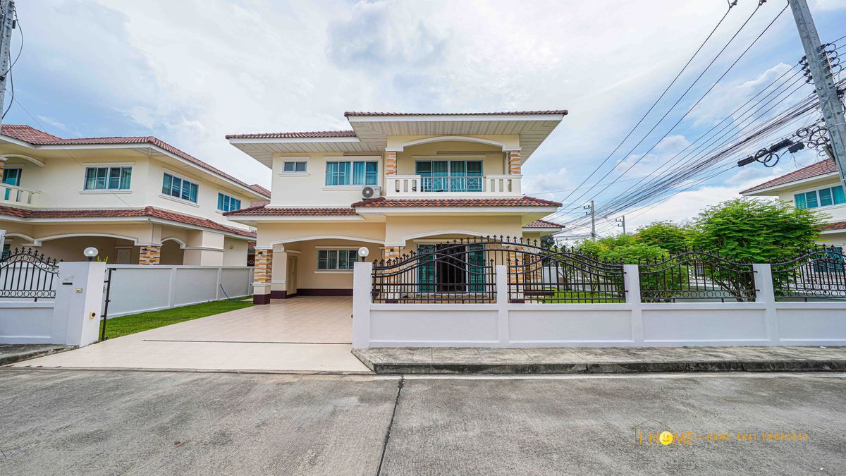 ให้เช่าบ้านเชียงใหม่ : ให้เช่าบ้านเดี่ยวสองชั้น   4 ห้องนอน 3 ห้องน้ำ   1  ห้องครัว  2  ที่จอดรถ เนื้อที่ 83 ตรว.   ราคา  27,000  บาท/ เดือน