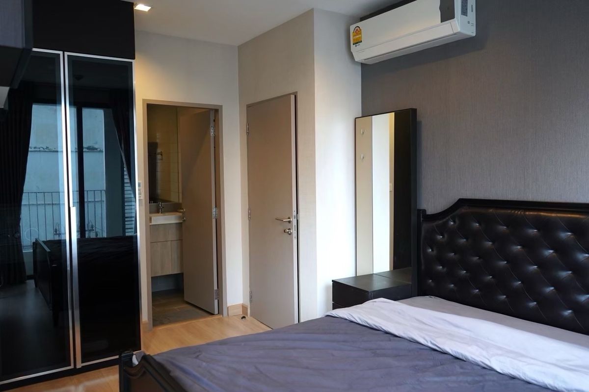 ขายคอนโดราชเทวี พญาไท : 📢👇 ขายพร้อมผู้เช่าถึง ตุลาคม 69 โอกาสดีที่ไม่ควรพลาดพร้อมรายได้จากผู้เช่า – โอกาสดีที่ไม่ควรพลาด! ทำเลศูนย์กลางเมือง เพียงไม่กี่ก้าวจาก BTS พญาไท และ Airport Rail Linkเดินทางสะดวก ใกล้แหล่งช้อปปิ้งแฟชั่น ใจกลางเมือง เช่น สยาม อนุสาวรีย์ชัยฯ และราชเทวี