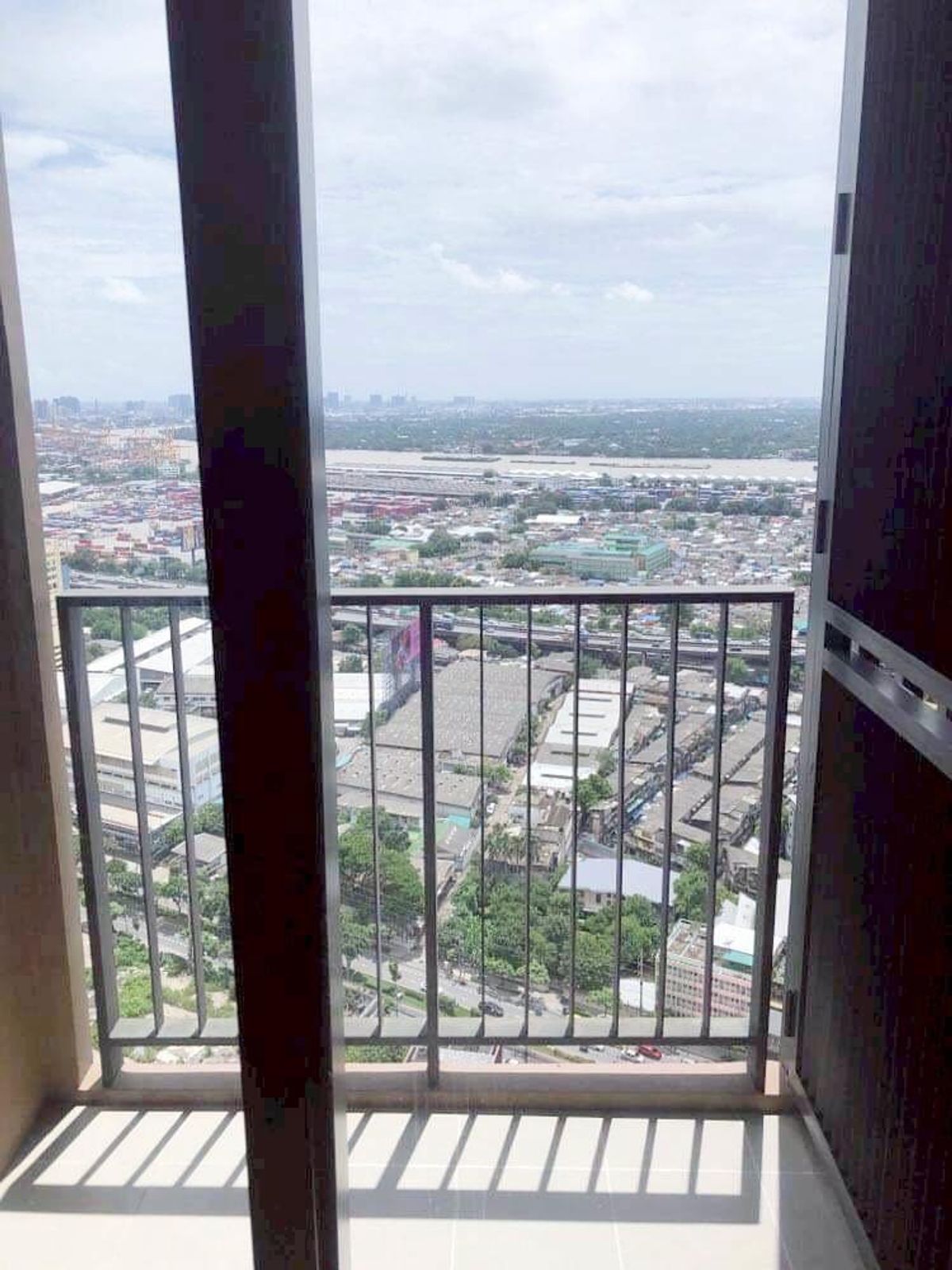 ให้เช่าคอนโดสุขุมวิท อโศก ทองหล่อ : ให้เช่า Oka Haus สุขุมวิท 36 2 ห้องนอน 50 ตรม. ห้องมุม วิวแม่น้ำพาโนรามา